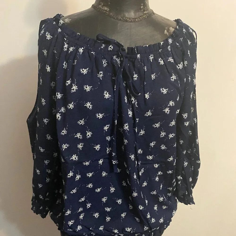 Blu Pepper Blue/White Floral cold shoulder blouse, XXL